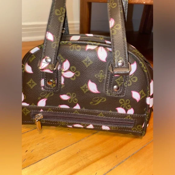 Handbag - Picture 2 of 5